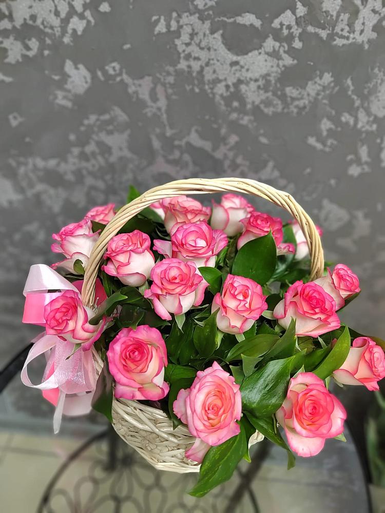 Цветочная композиция из Розы в корзине в Болгатищево