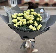 Букет Белые кустовые розы Солинеро в Болгатищево