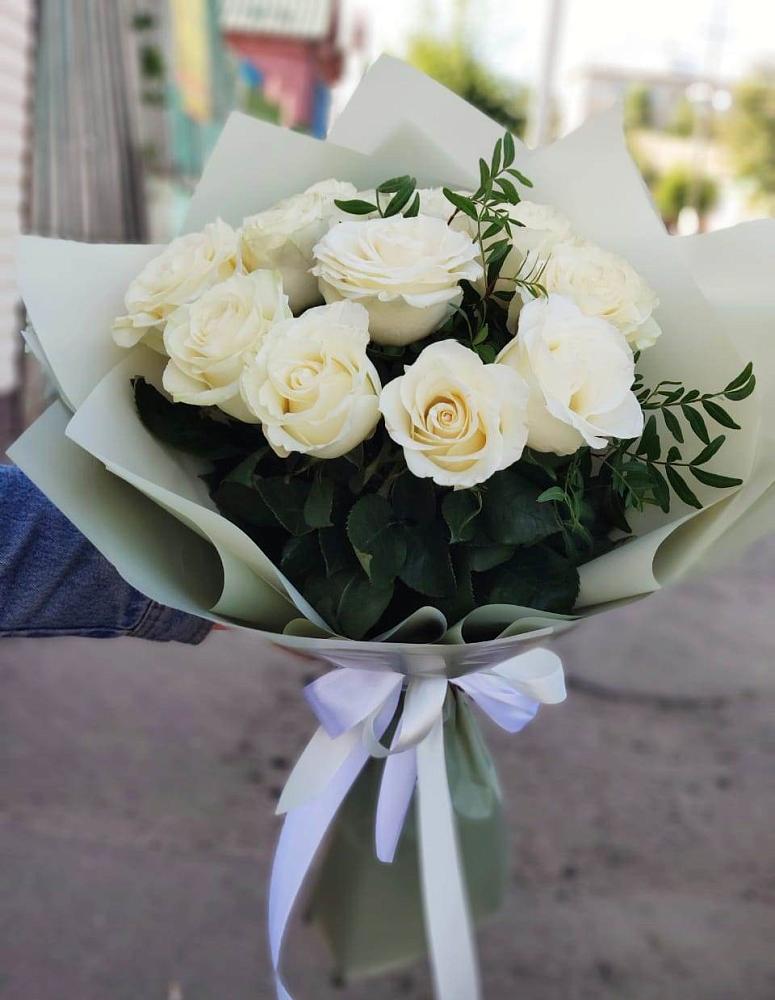 Букет Белые розы Проуд в Болгатищево
