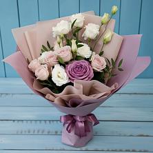 Букет цветов из:  Розы и Лизиантусы в Болгатищево