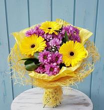 Букет цветов из:  Хризантемы и Герберы в Болгатищево
