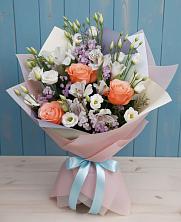 Букет цветов из:  Лизиантусы, Розы, Альстромерии и Гипсофила в Болгатищево