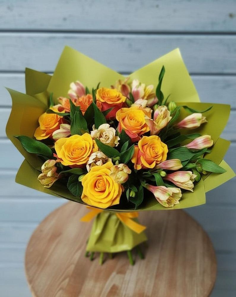 Букет цветов из: Альстромерии и Розы в Болгатищево