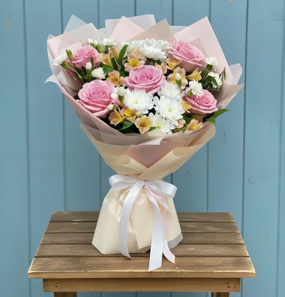 Букет цветов из: Гвоздики, Орхидеи и Розы в Болгатищево