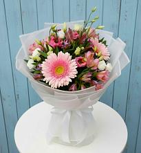 Букет цветов из:  Герберы, Альстромерии и Лизиантусы в Болгатищево