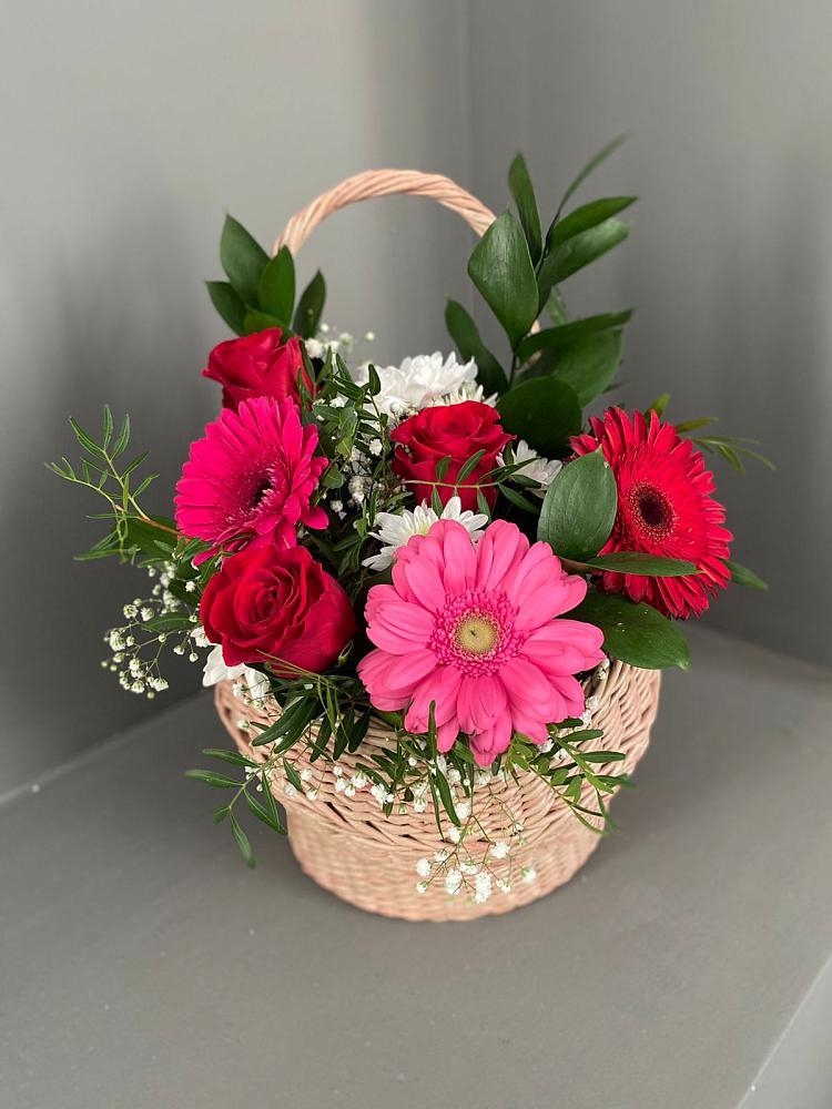 Цветочная композиция из Розы, Хризантемы и Герберы в корзине в Болгатищево