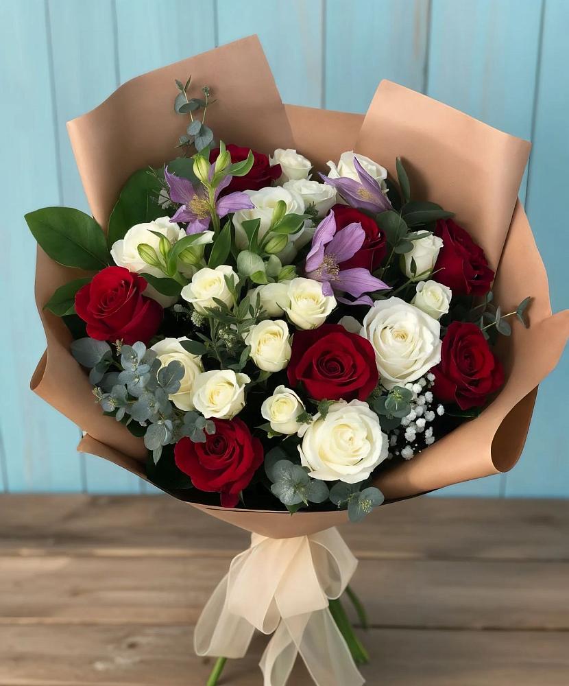 Букет цветов из: Розы и Альстромерии в Болгатищево