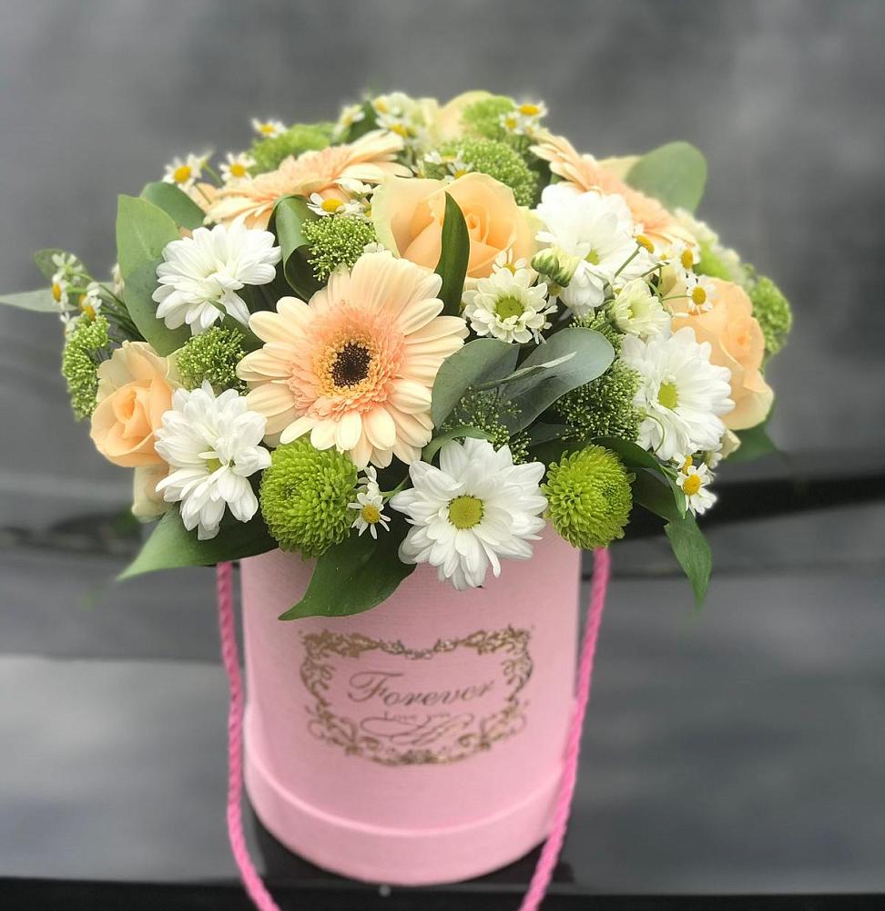 Цветочная композиция из Розы, Герберы и Хризантемы в шляпной коробке в Болгатищево