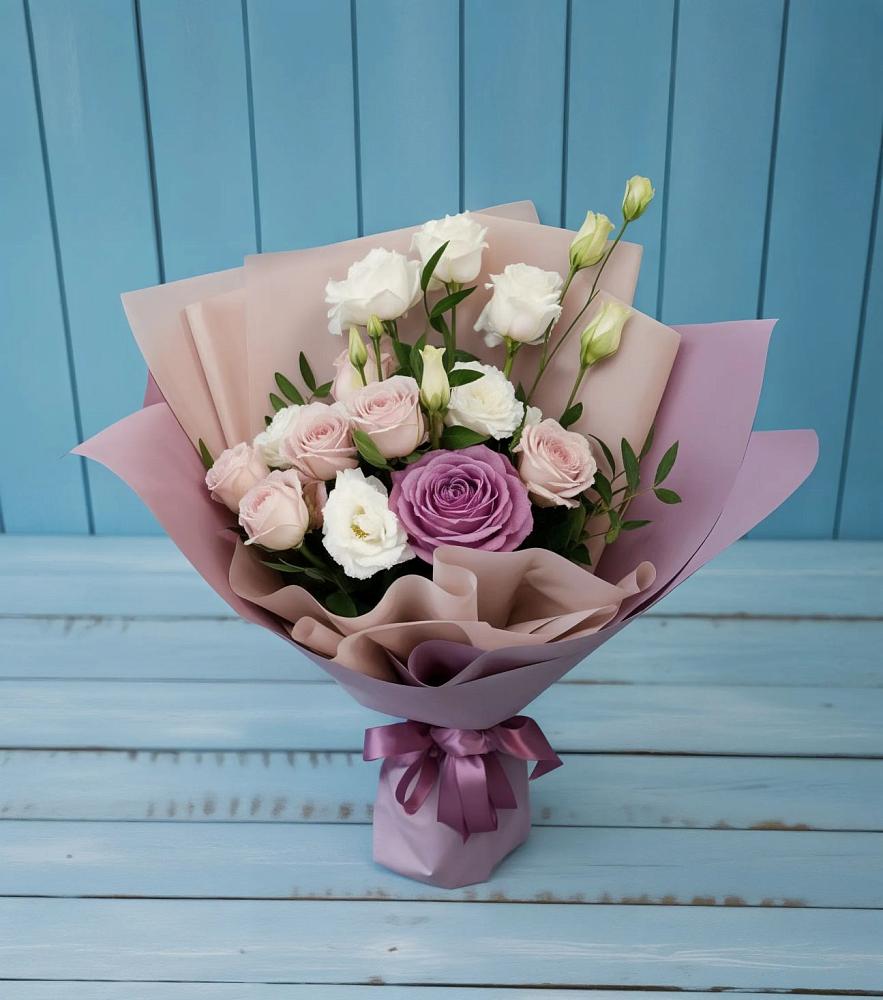 Букет цветов из: Розы и Лизиантусы в Болгатищево